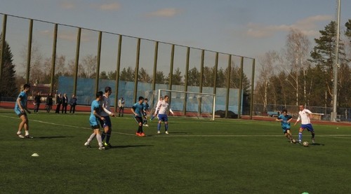 Giao lưu bóng đá giữa đội Dinamo tỉnh Kaluga và Đội bóng đá của các học viên An Ninh VN tại LB Nga - ảnh 2